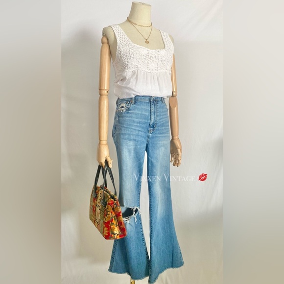 🪩SALE🪩AEO DISTRESSED 'SUPER HI-RISE FLARE' JEANS - Picture 1 of 8